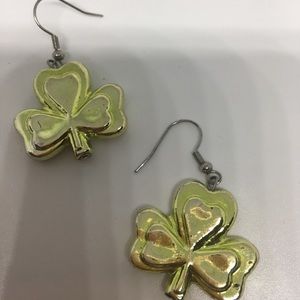 ☘️ VINTAGE THREE LEAF CLOVER EARRINGS